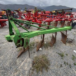 Turan 2007 model yarı otomatik 4'lü pulluk